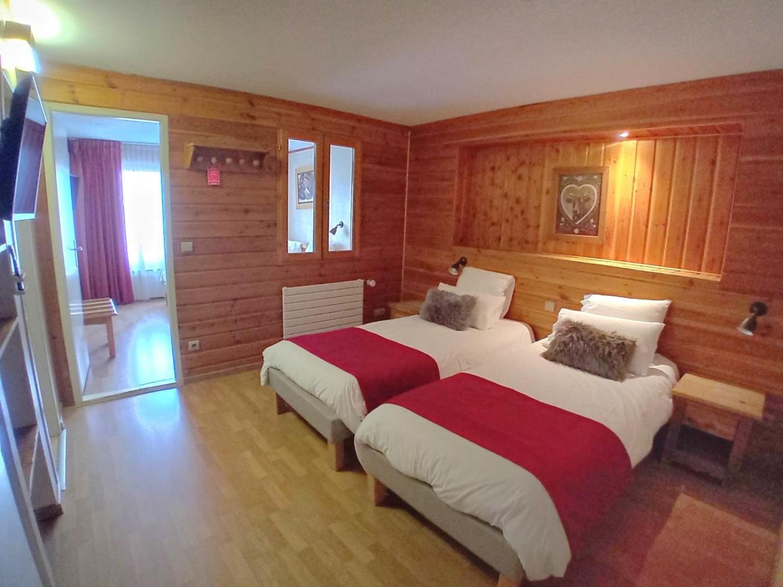 Hotel Le Sherpa เลส์เดอซาลป์ ภายนอก รูปภาพ