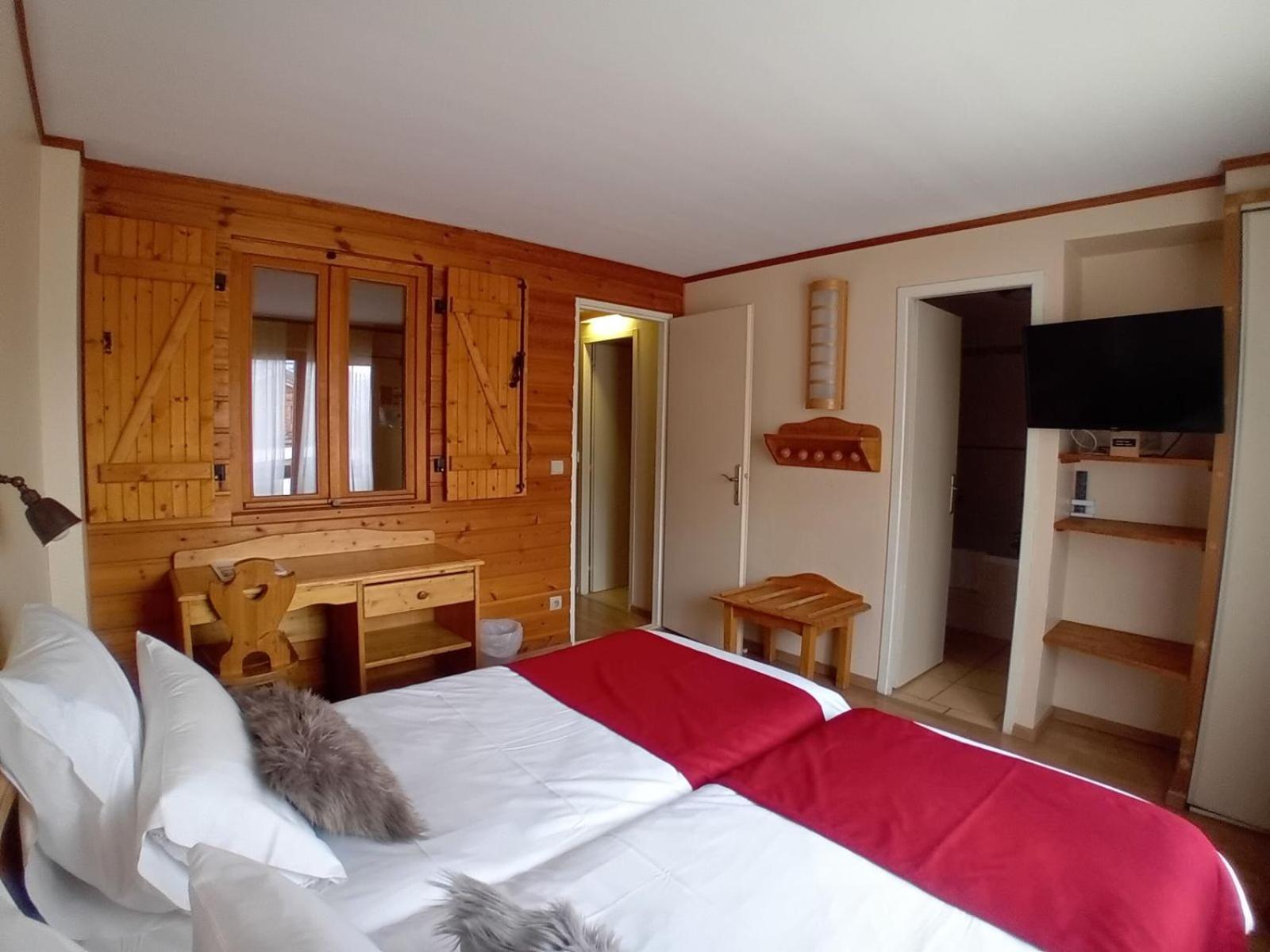Hotel Le Sherpa เลส์เดอซาลป์ ภายนอก รูปภาพ