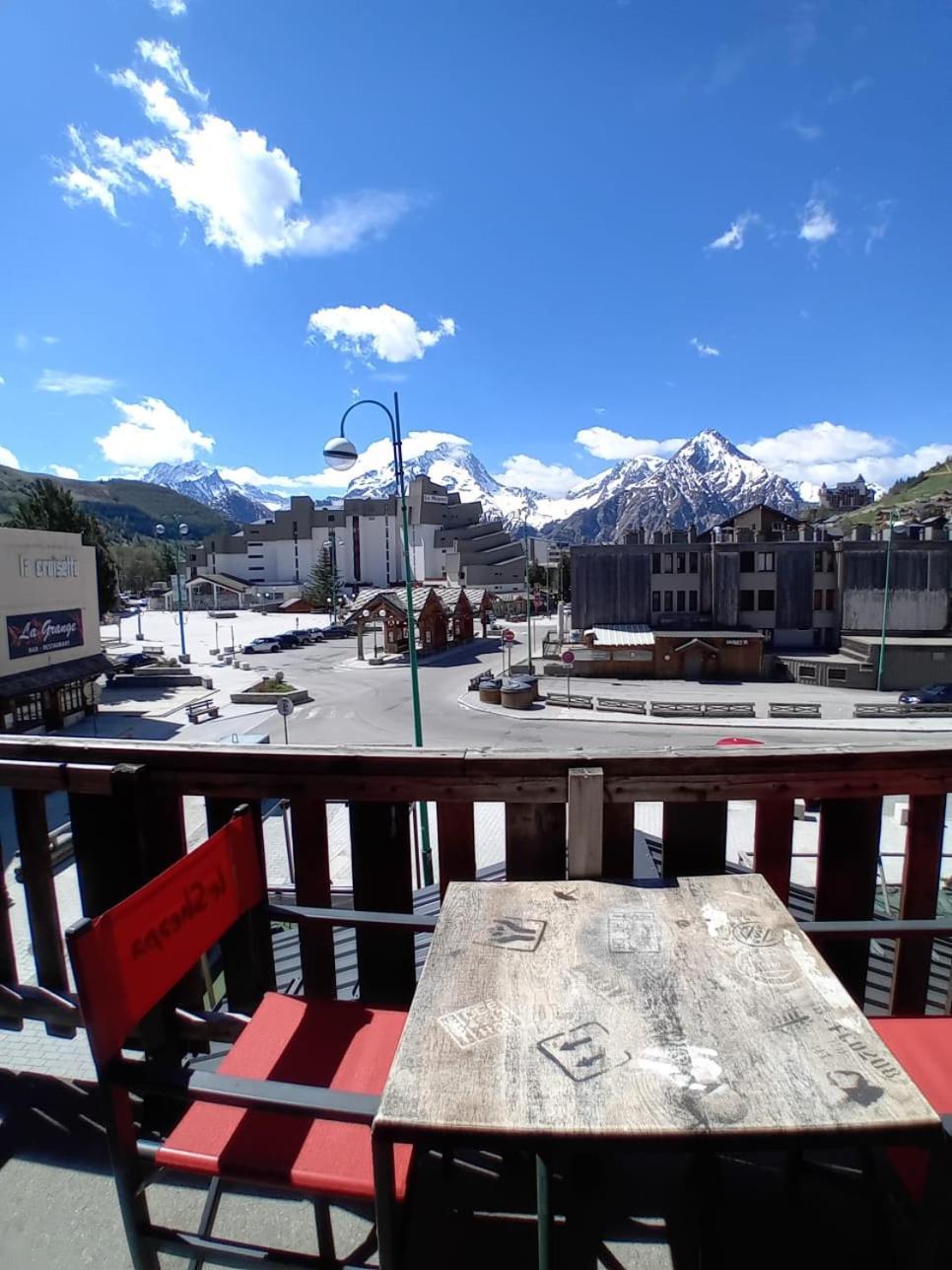 Hotel Le Sherpa เลส์เดอซาลป์ ภายนอก รูปภาพ