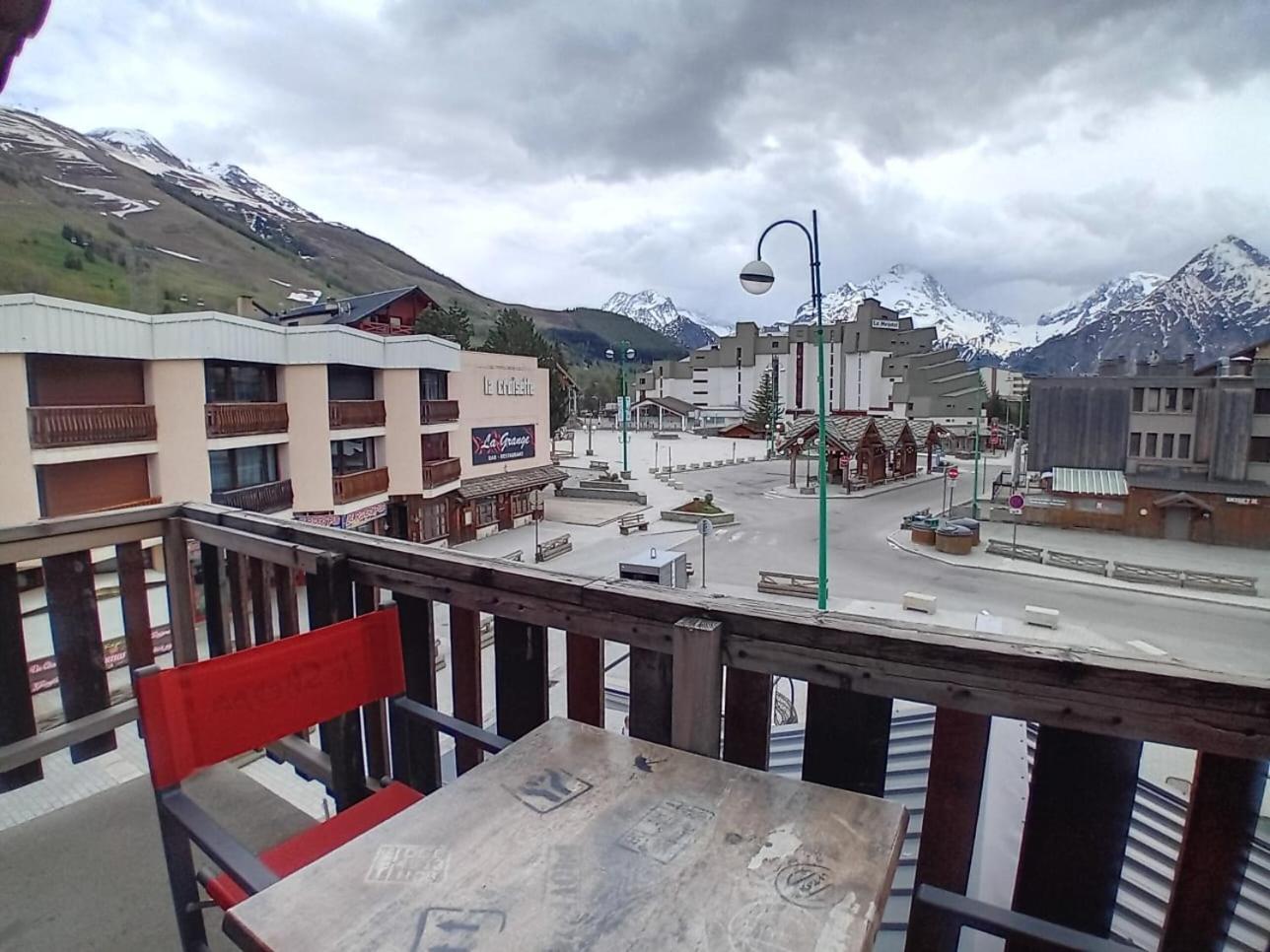 Hotel Le Sherpa เลส์เดอซาลป์ ภายนอก รูปภาพ