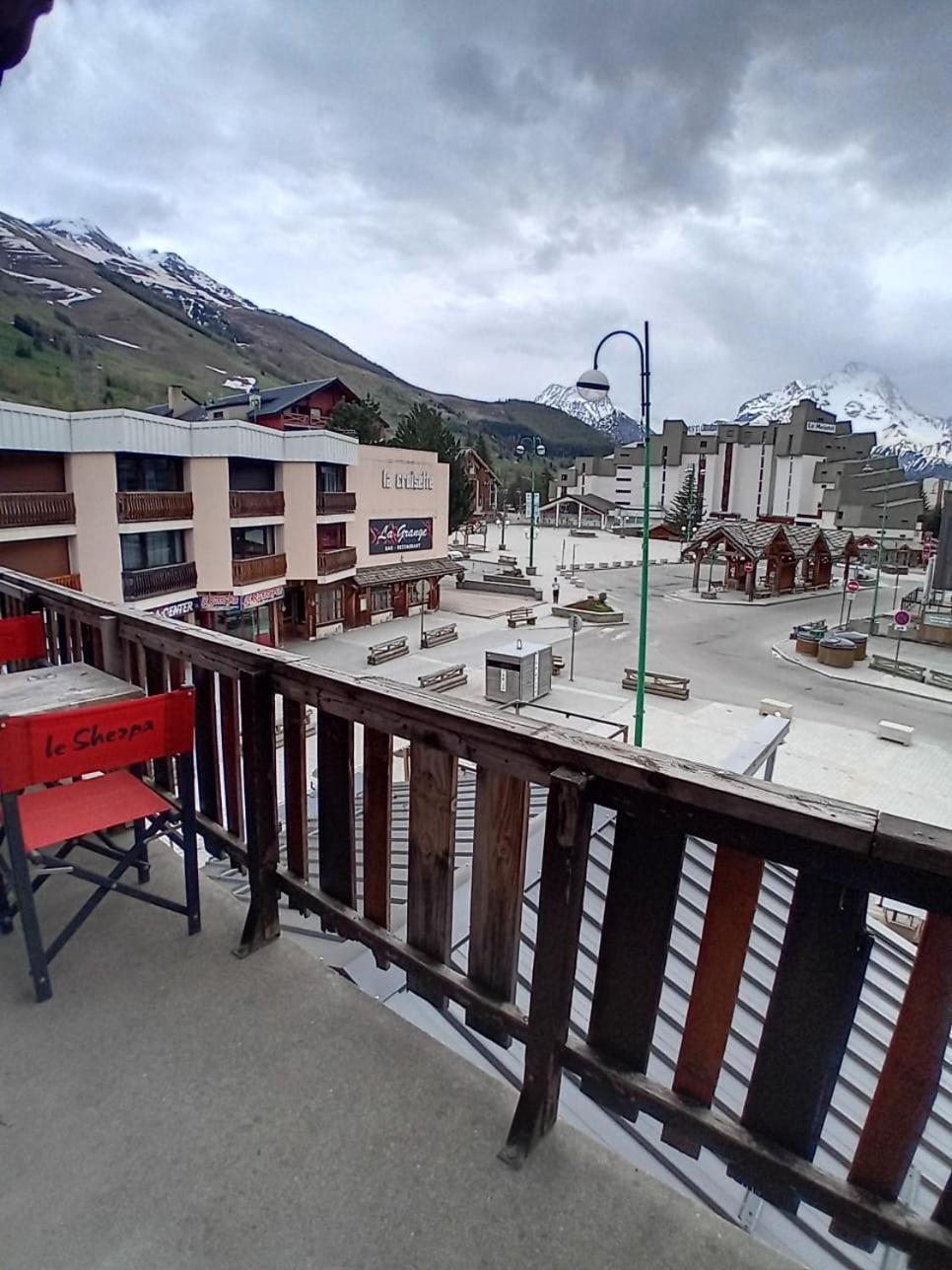 Hotel Le Sherpa เลส์เดอซาลป์ ภายนอก รูปภาพ