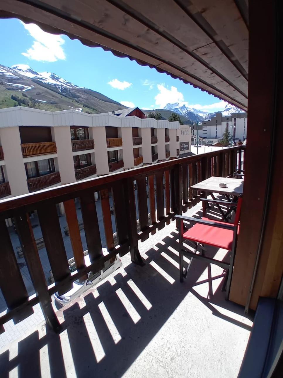 Hotel Le Sherpa เลส์เดอซาลป์ ภายนอก รูปภาพ