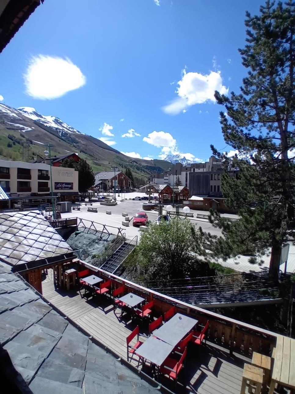 Hotel Le Sherpa เลส์เดอซาลป์ ภายนอก รูปภาพ