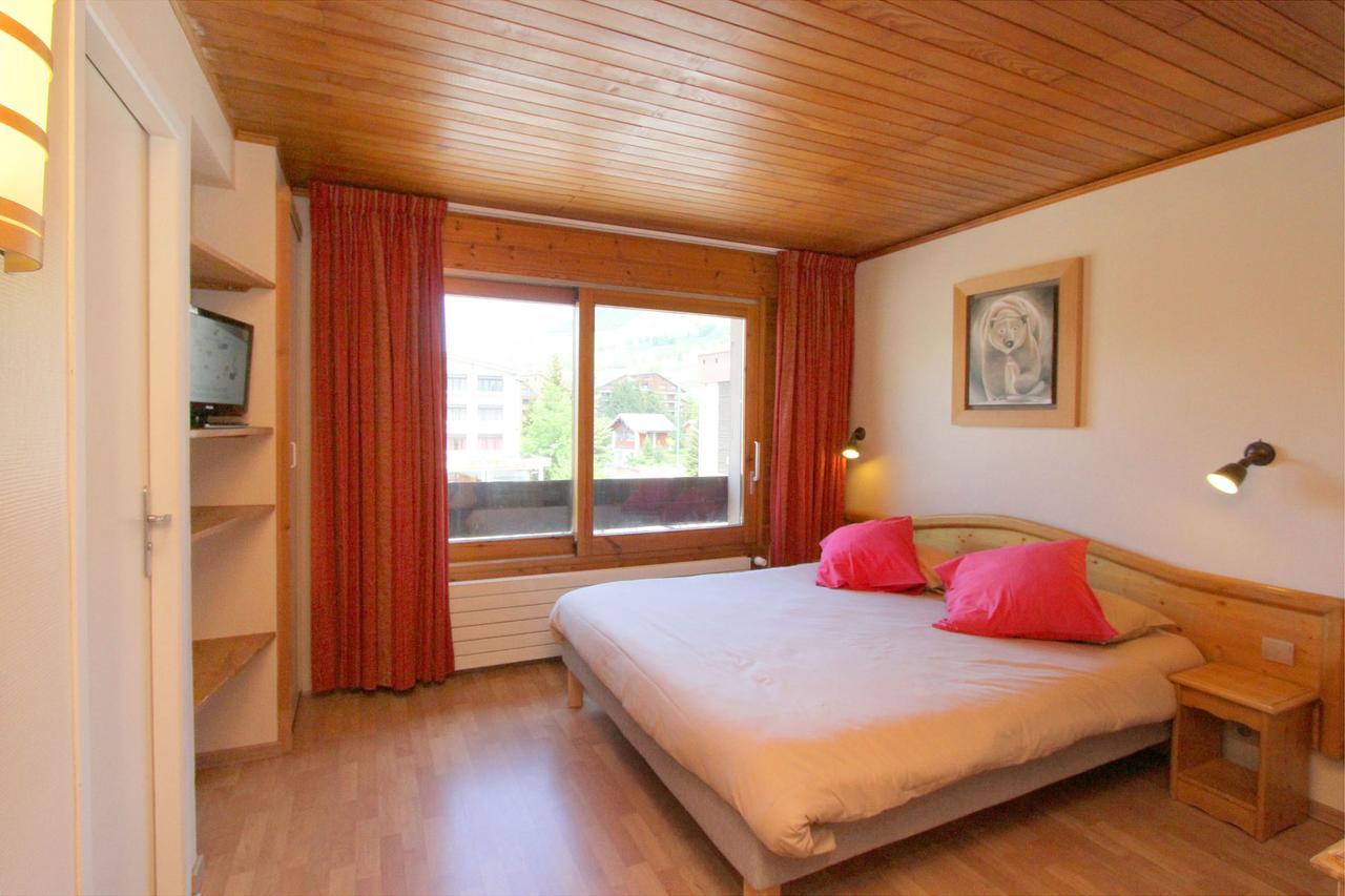 Hotel Le Sherpa เลส์เดอซาลป์ ภายนอก รูปภาพ